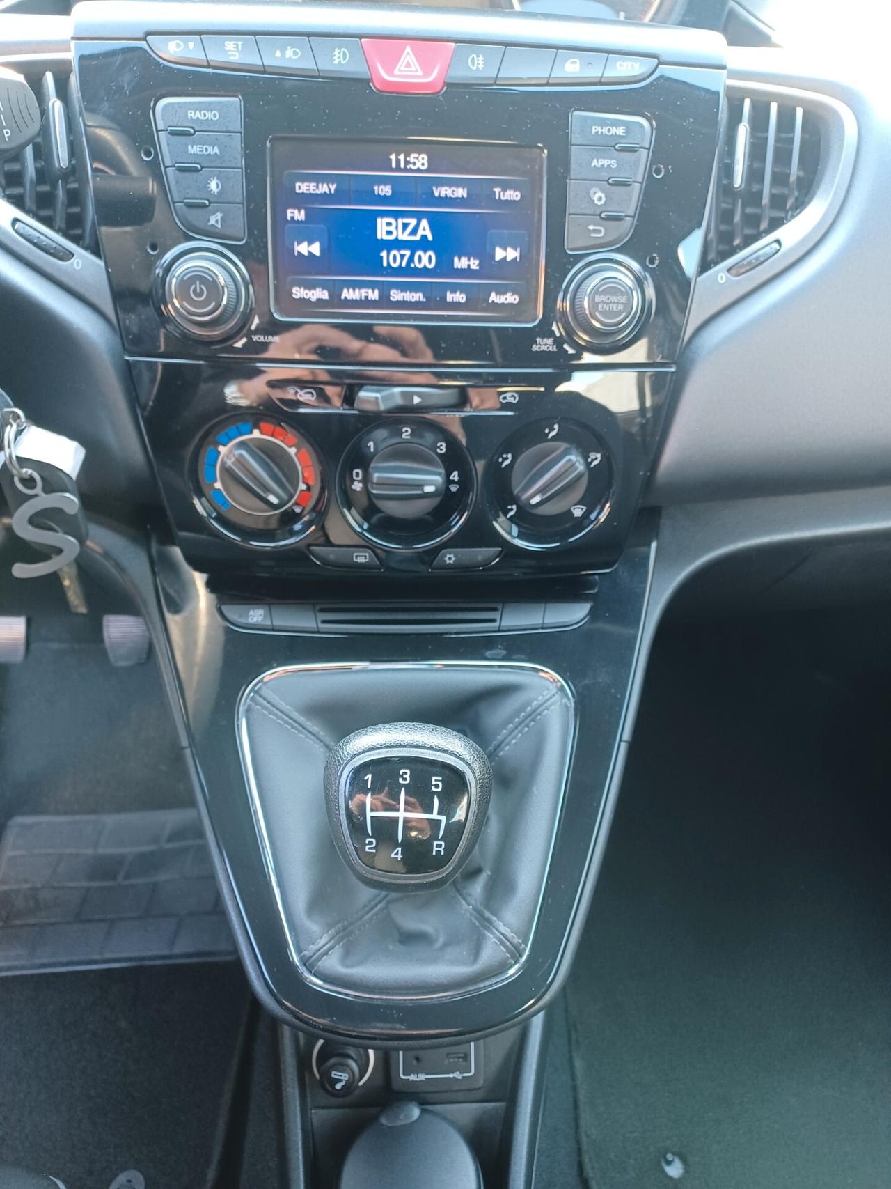 Lancia Ypsilon 1.2 5 porte Gold ANNO 2017 EURO 6