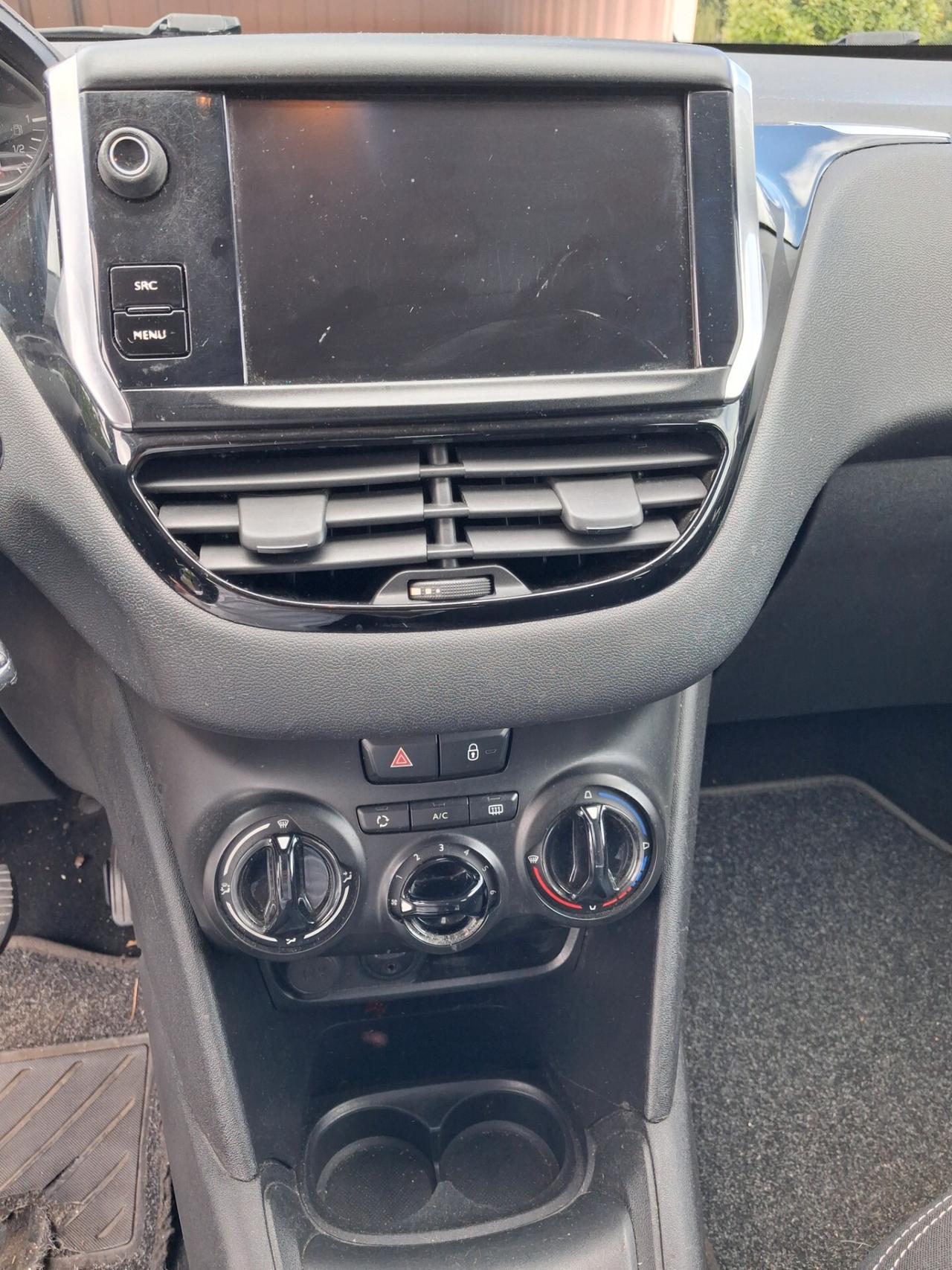 Peugeot 208 BlueHDi 75 5 porte Black Line