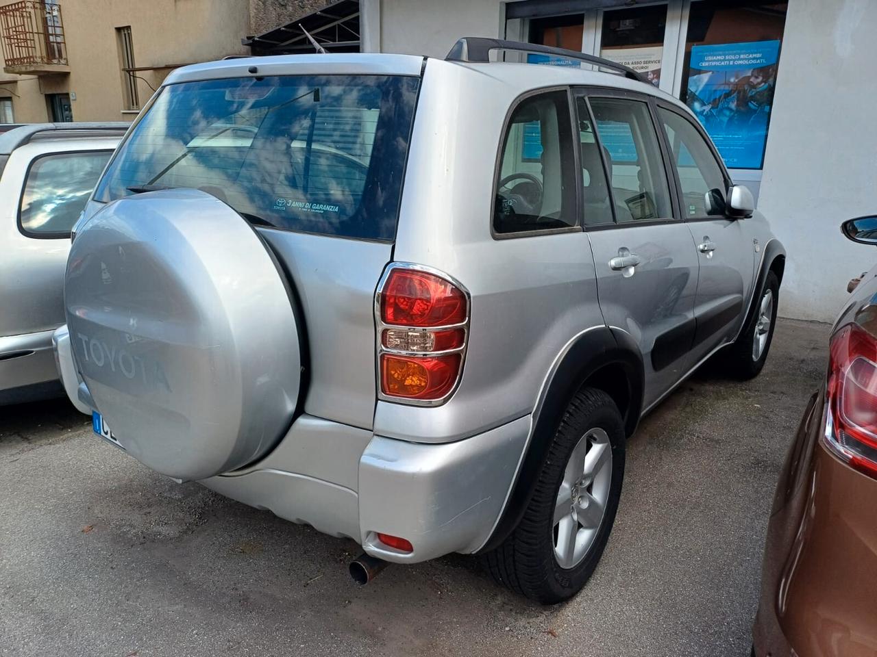 Toyota RAV 4 2.0 Tdi D-4D anno 2003 con 232000 km