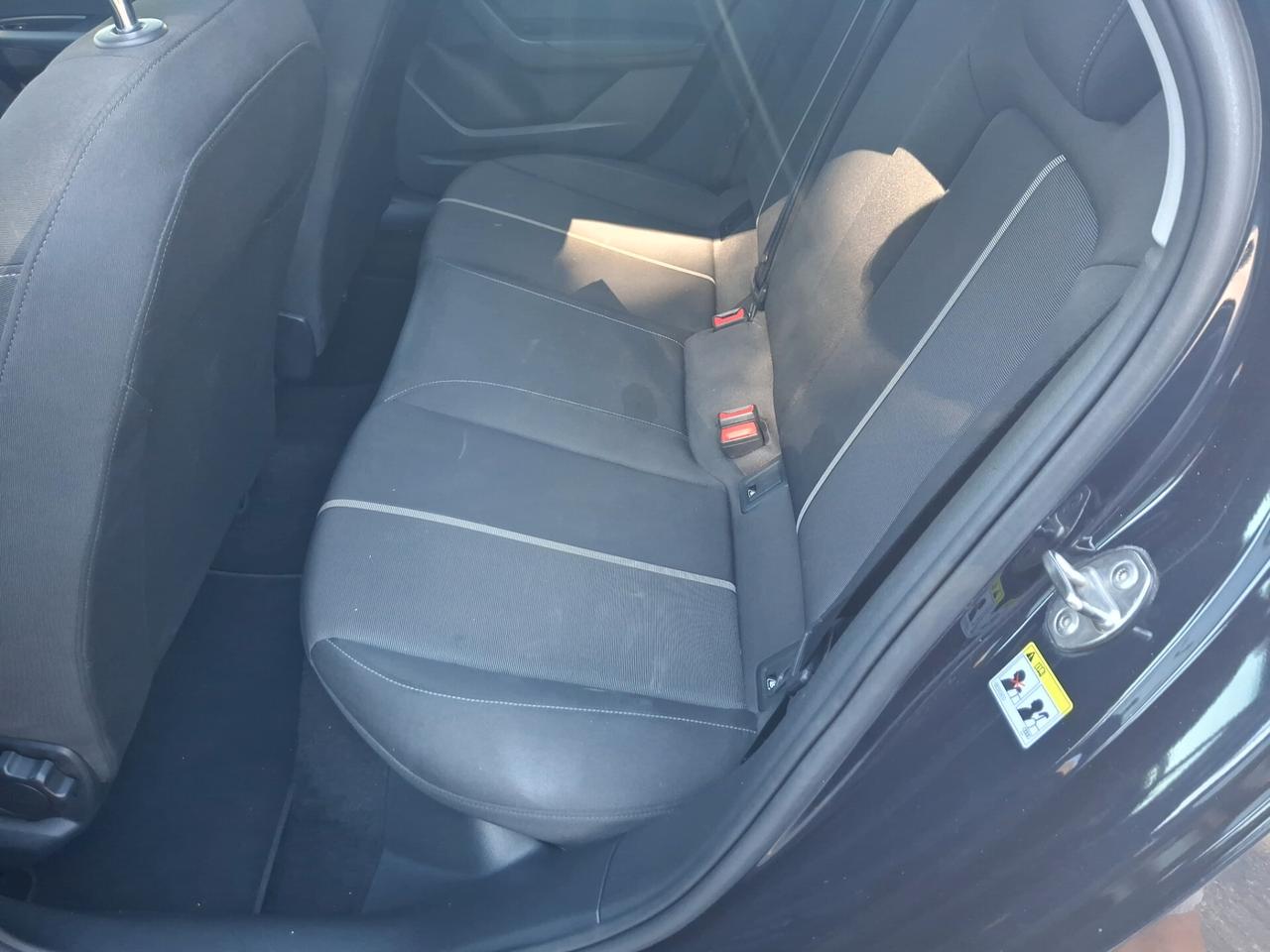 Audi A1 citycarver 30 TFSI Identity Contrast