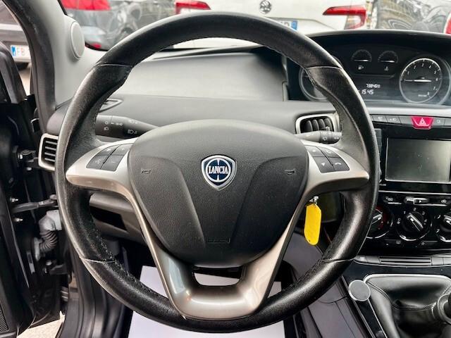 Lancia Ypsilon BLACK 1.2 69cv " SENSORI DI PARCHEGGIO/BLUETOOTH/.