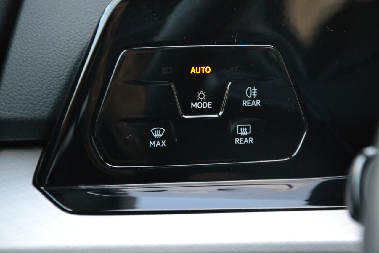 Volkswagen Golf 1.0 eTSI 110CV HYBRID DSG **PREZZO VERO**UNIPRO'