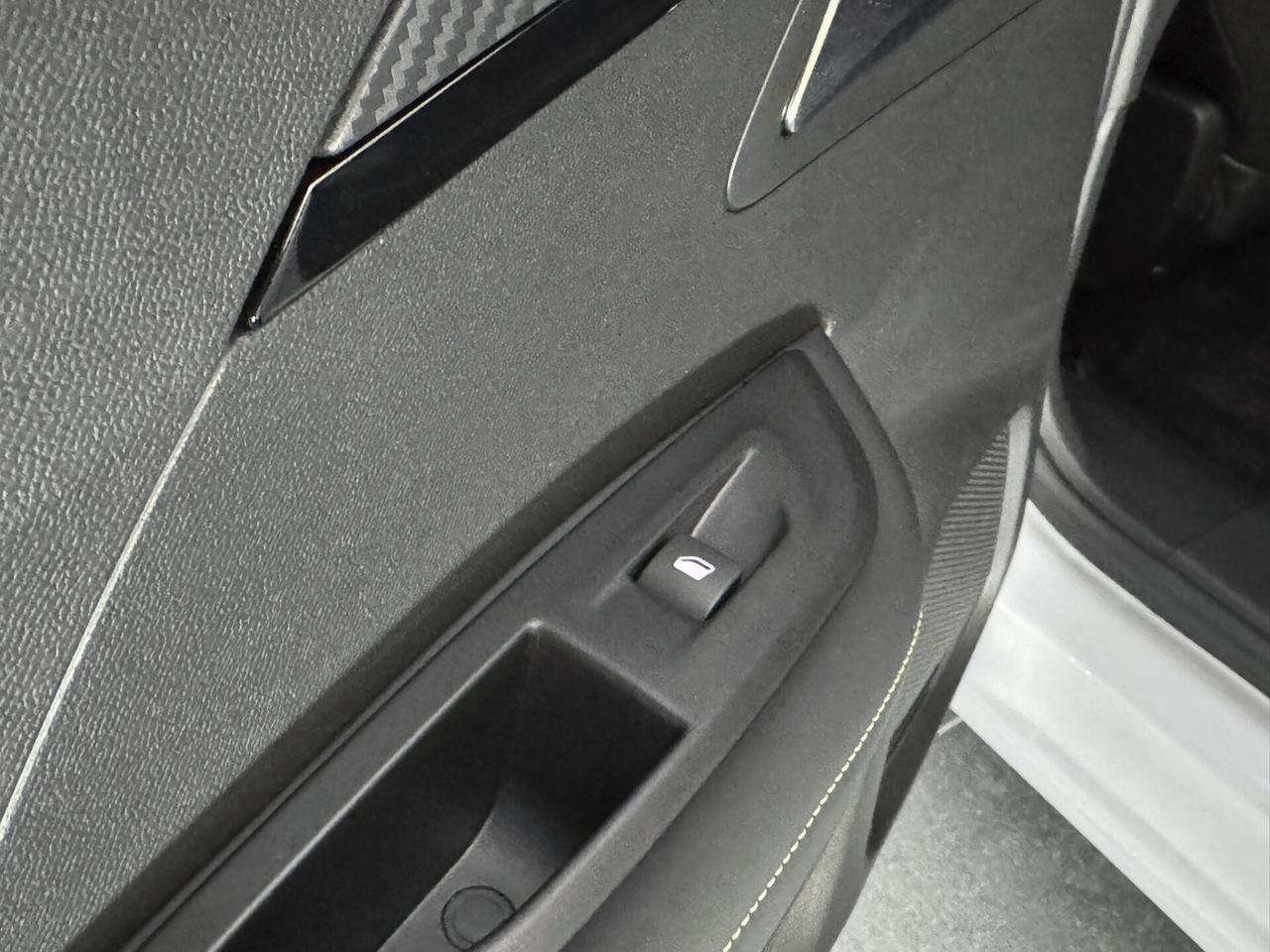 Peugeot 2008 BlueHDi 130 S&S EAT8 GT