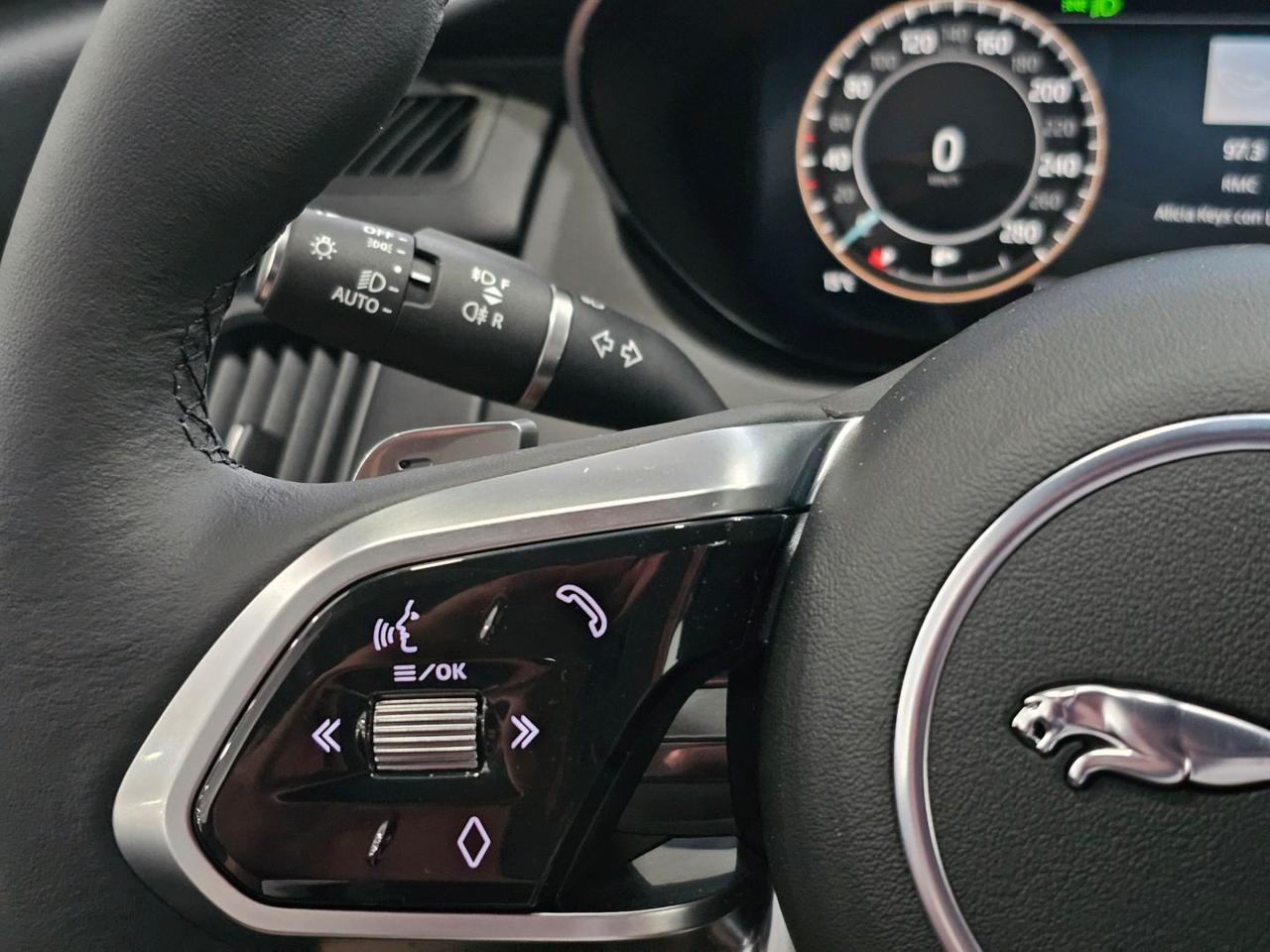 Jaguar E-Pace R-Dynamic SE Navi Camera Tetto C.20" LED BlackPack