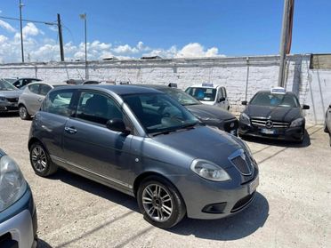 Lancia Ypsilon 1.3 MJT 75 CV Unyca