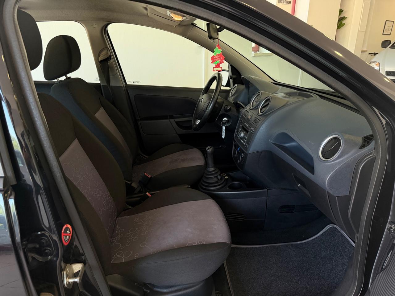 Ford Fiesta 1.2 16V 5p. Clever