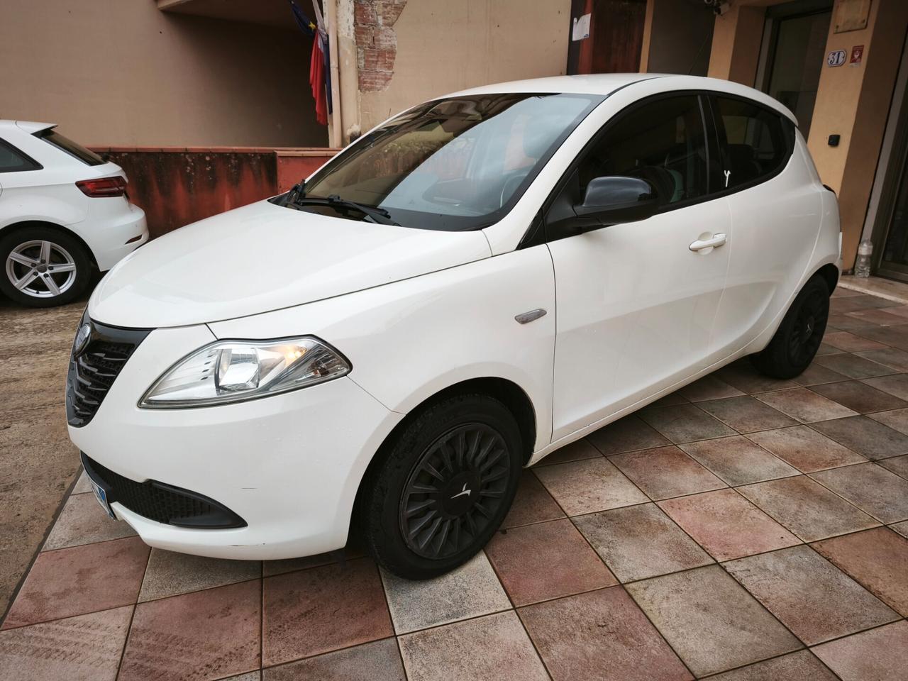 Lancia Ypsilon 1.2 Benzina - GPL