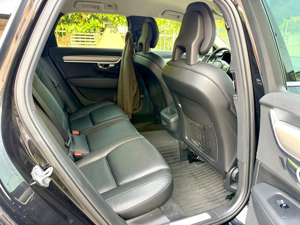 Volvo V90 D5 AWD Geartronic Momentum