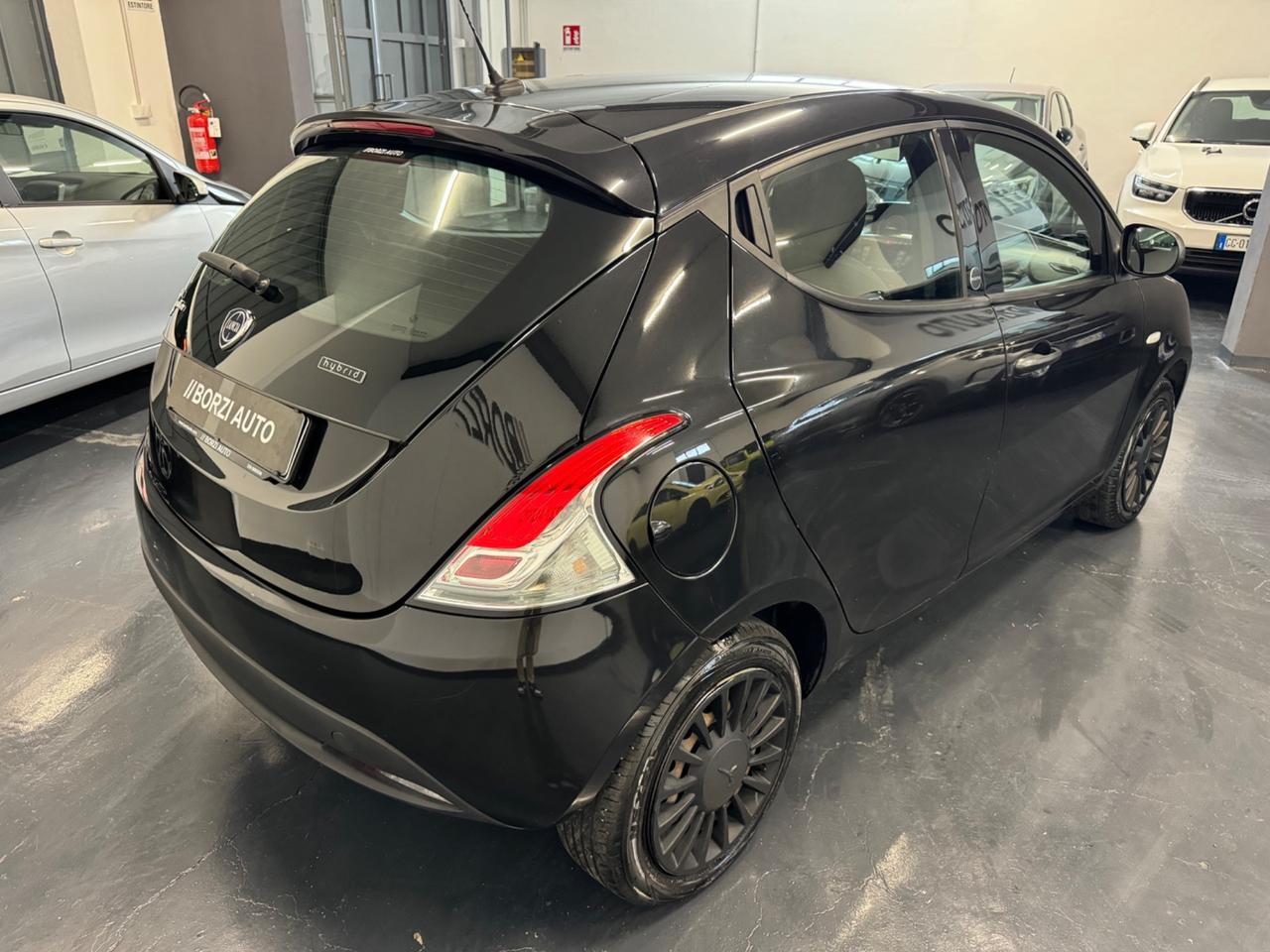 Lancia Ypsilon 1.0 50p Hybrid Ecochic PROMO!!