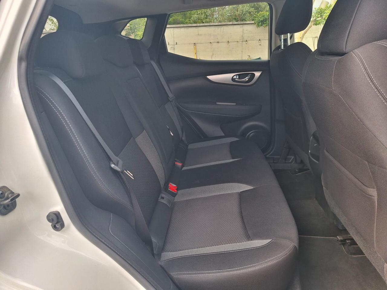 Nissan Qashqai N-CONNECTA 1.5 dCi 115cv AUTOMAT. TETTO PAN.