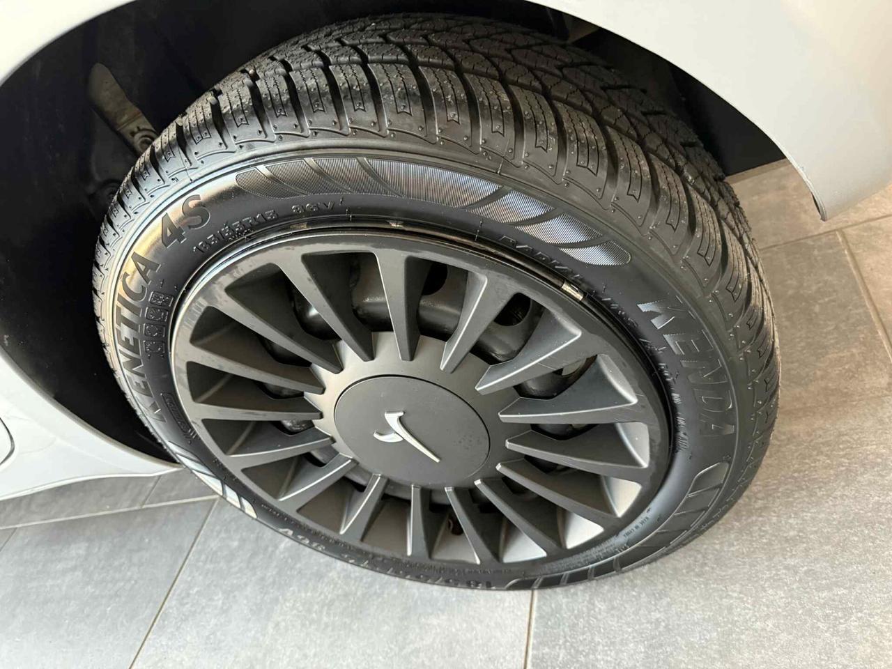 Lancia Ypsilon 1.2 69CV 5 porte Platinum NEOPATENTATI