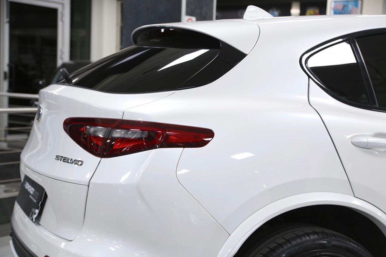 Alfa Romeo Stelvio Quadrifoglio 2.9 Bi-Turbo V6 510 CV AT8