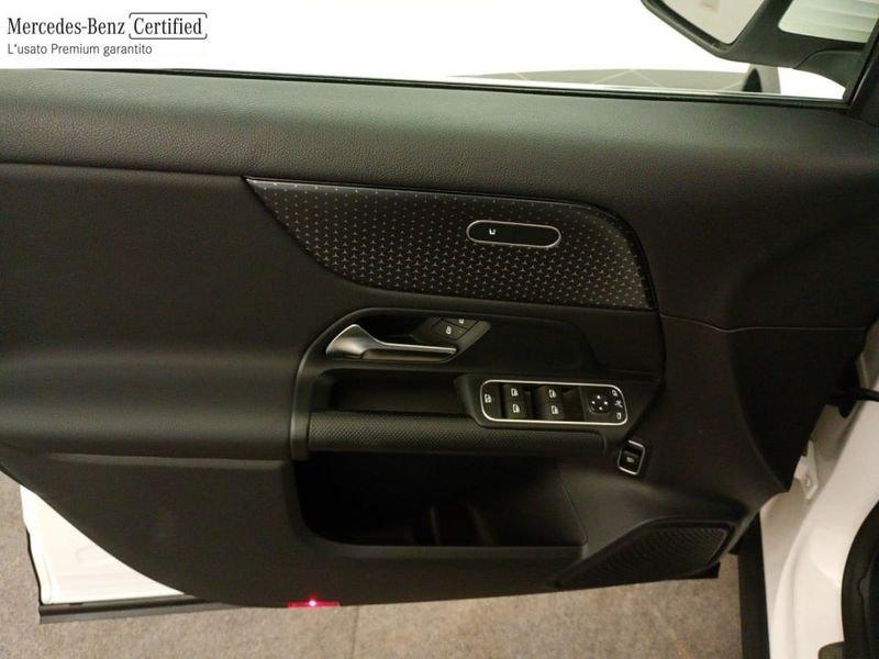 Mercedes-Benz GLA 180 D ADVANCED AUTO