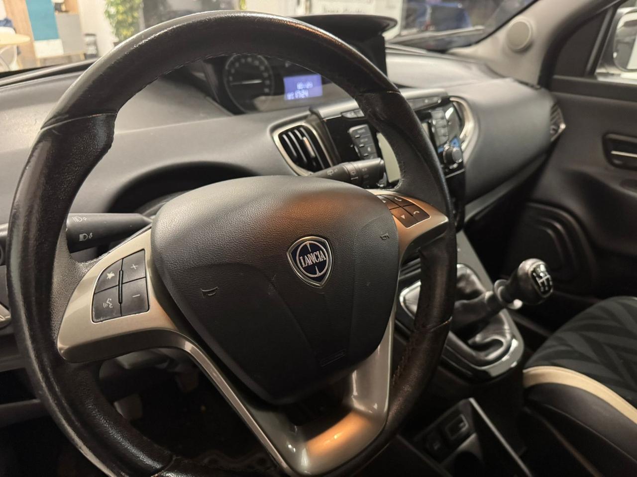 LANCIA Ypsilon 1.2 69 CV 5p. Silver