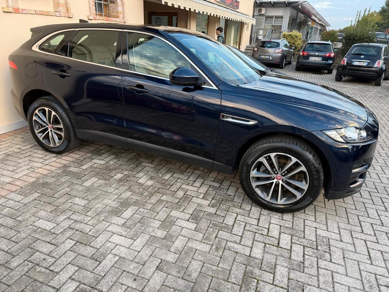 Jaguar F-Pace 2.0 180 CV AWD-4X4