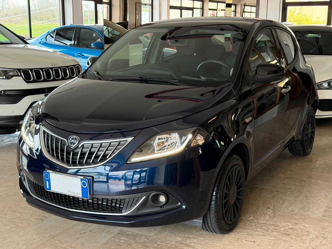Lancia Ypsilon 1.0 FIREFLY 70 cv. Hybrid SILVER