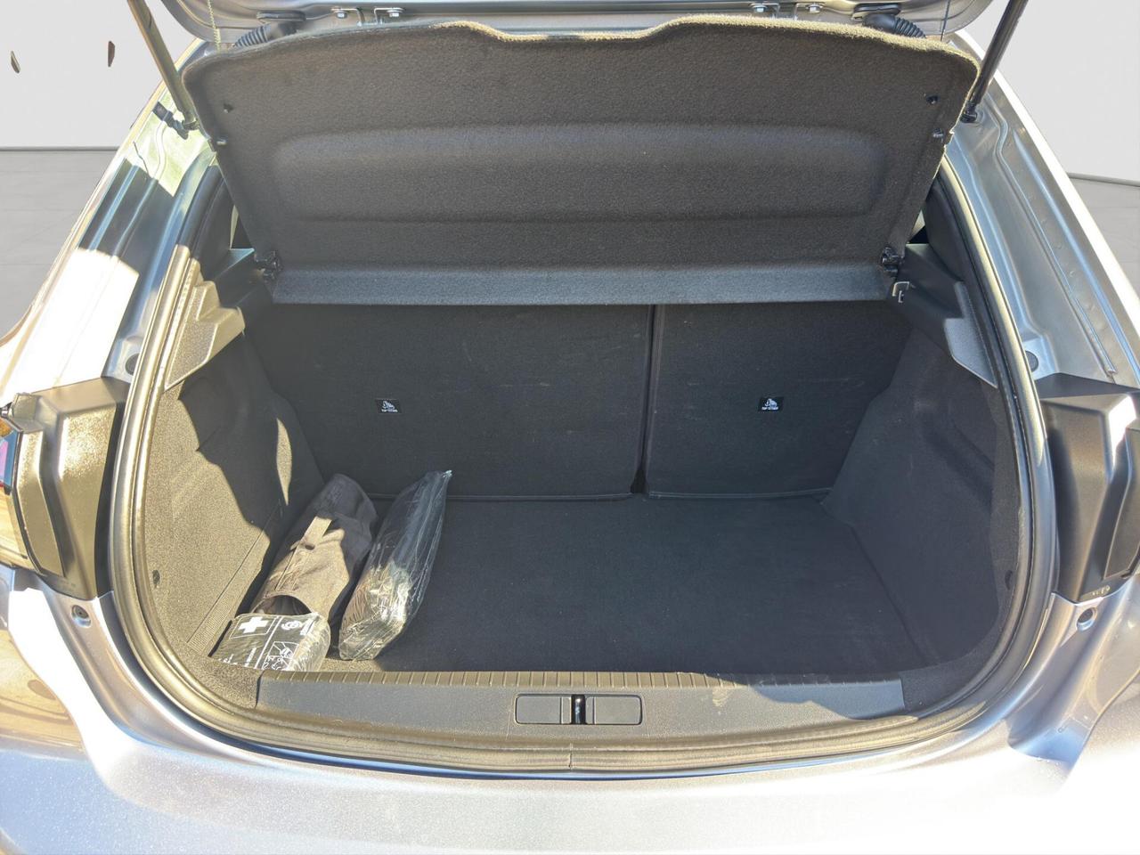 Peugeot 208 1.5 bluehdi 102cv Active Pack 2022