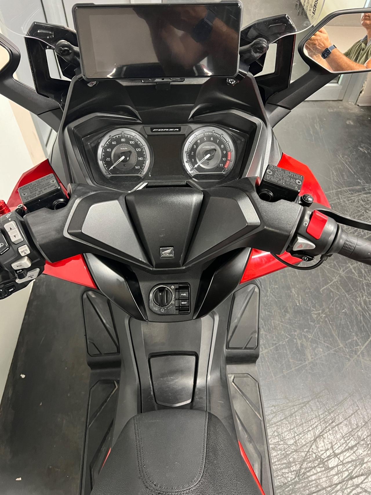 Honda Forza 350