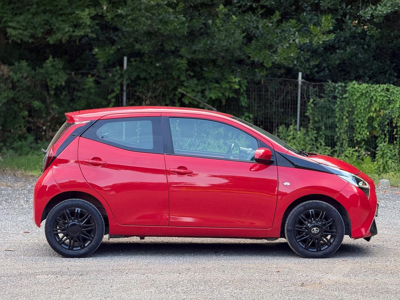 Toyota Aygo Connect 1.0 VVT-i 72 CV 5 porte x-clusiv