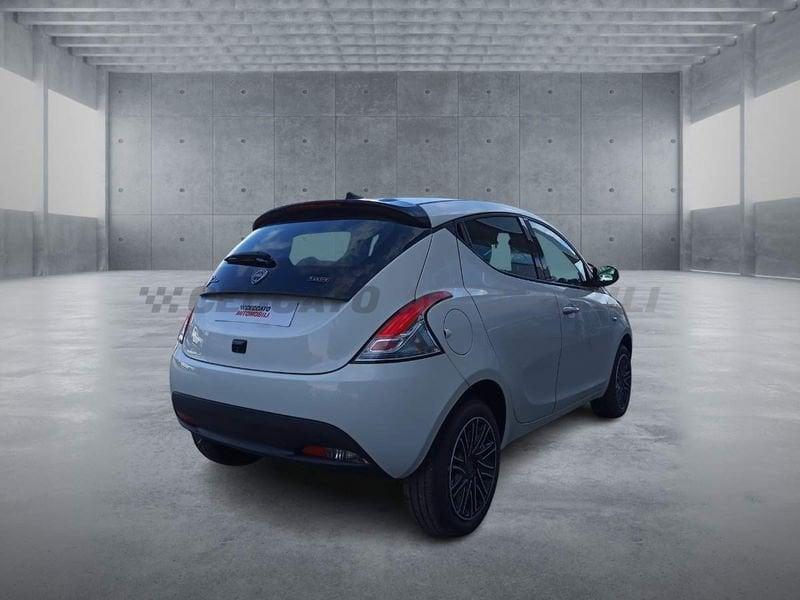 Lancia Ypsilon 1.0 firefly hybrid Gold s&s 70cv