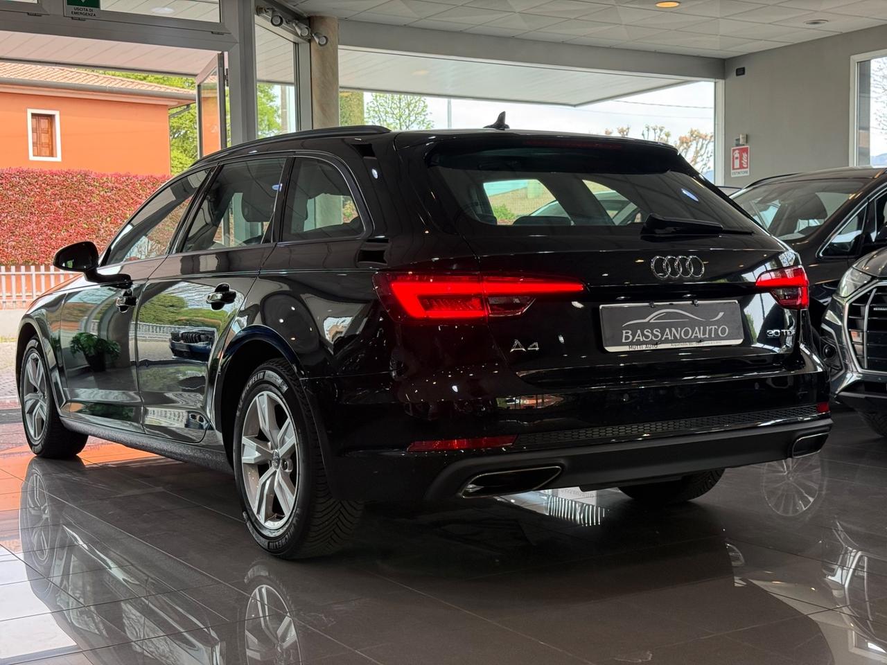 Audi A4 Avant 30 TDI S tronic Sport