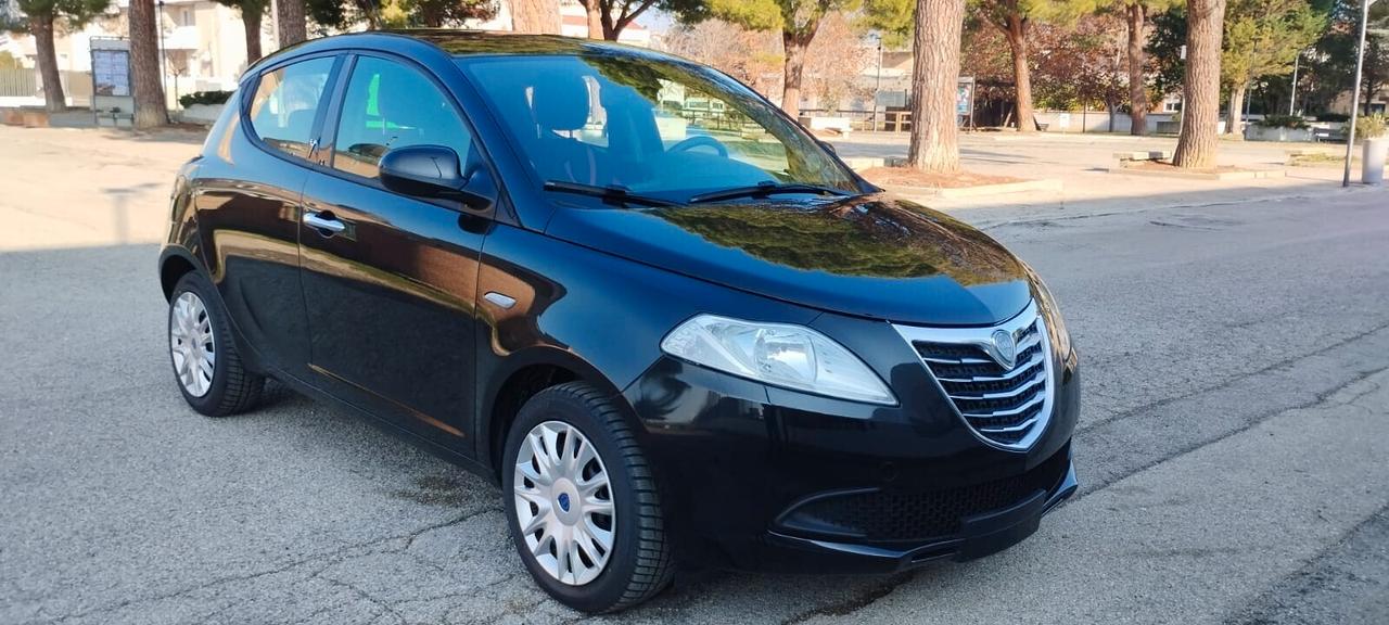 Lancia Ypsilon 1.2 69 CV 5 porte S&S Gold