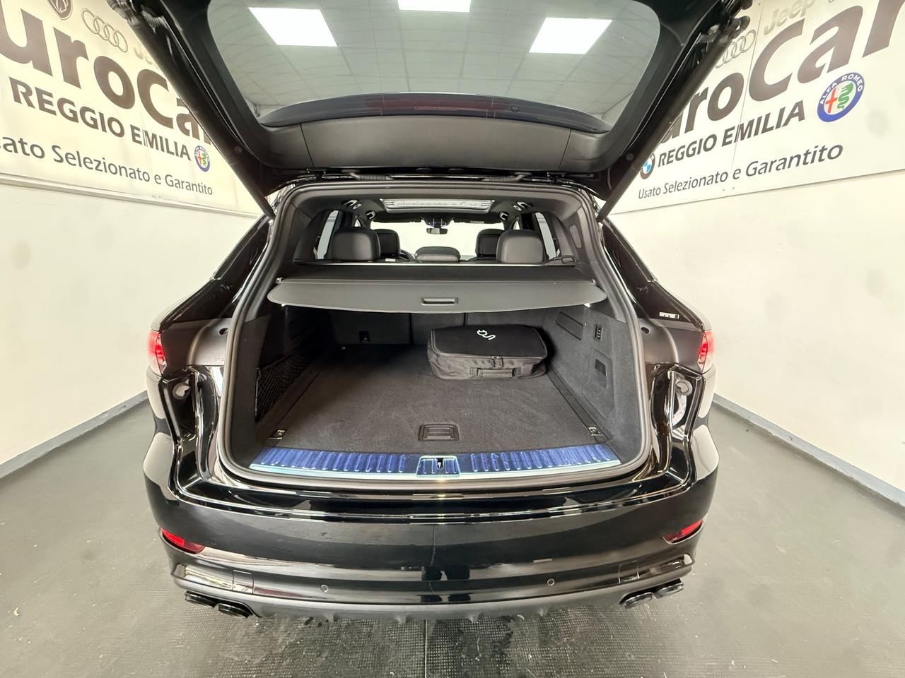 Porsche Cayenne 3.0 V6 462CV TOT E-Hybrid Platinum Edition 12/2022 UFFICIALE