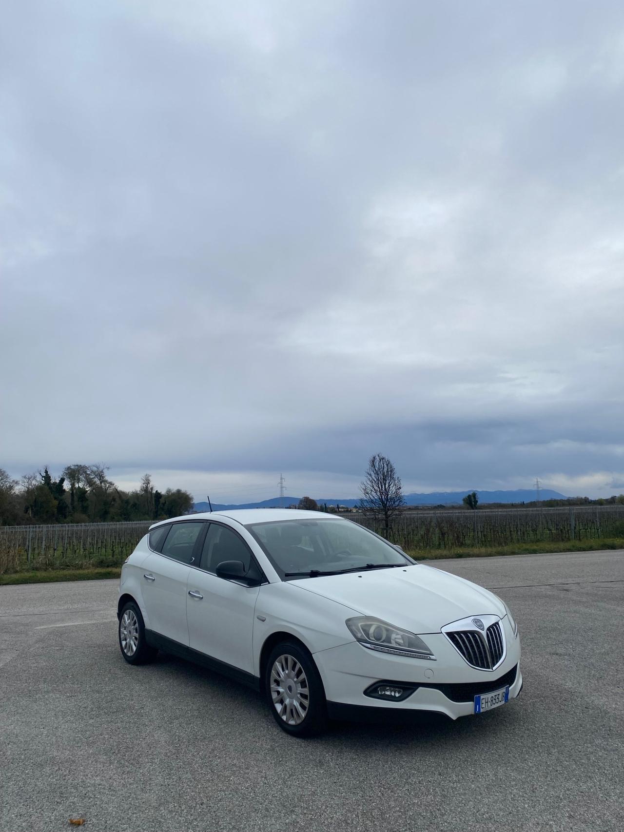 Lancia Delta 1.6 MJT DPF Silver