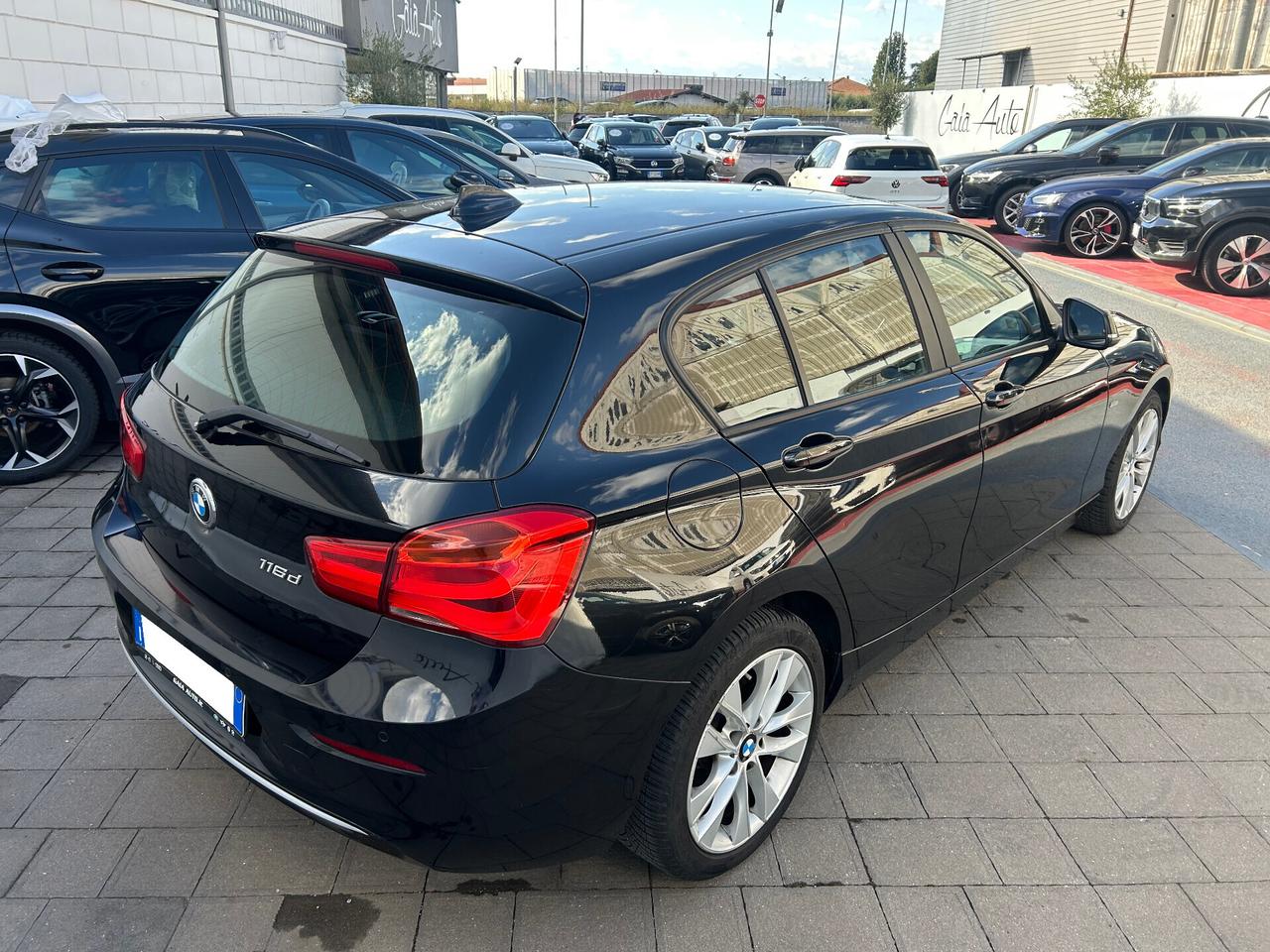 Bmw 116 116d 5p. Urban