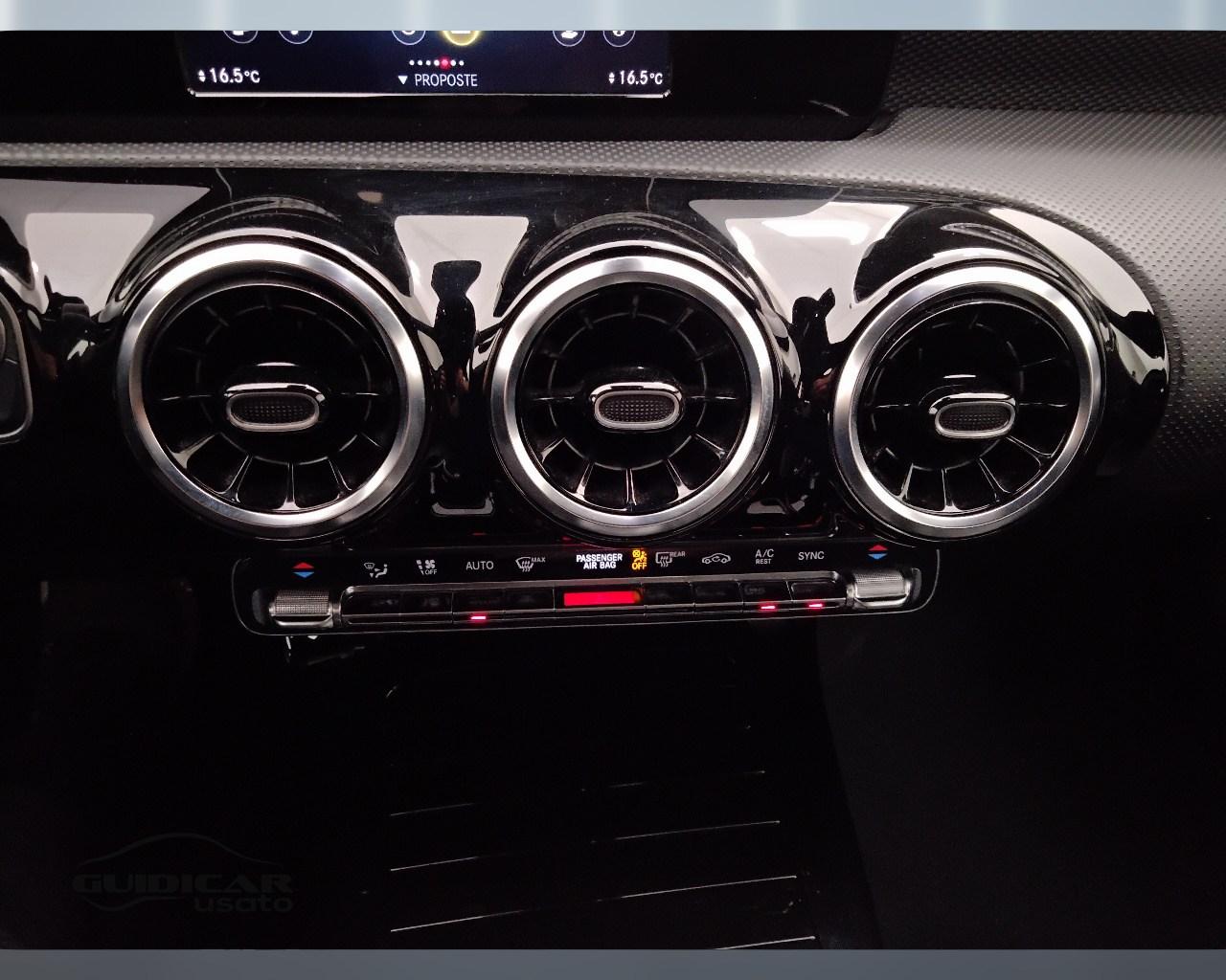 Mercedes-Benz Classe A - W177 2018 - A 180 d Sport auto