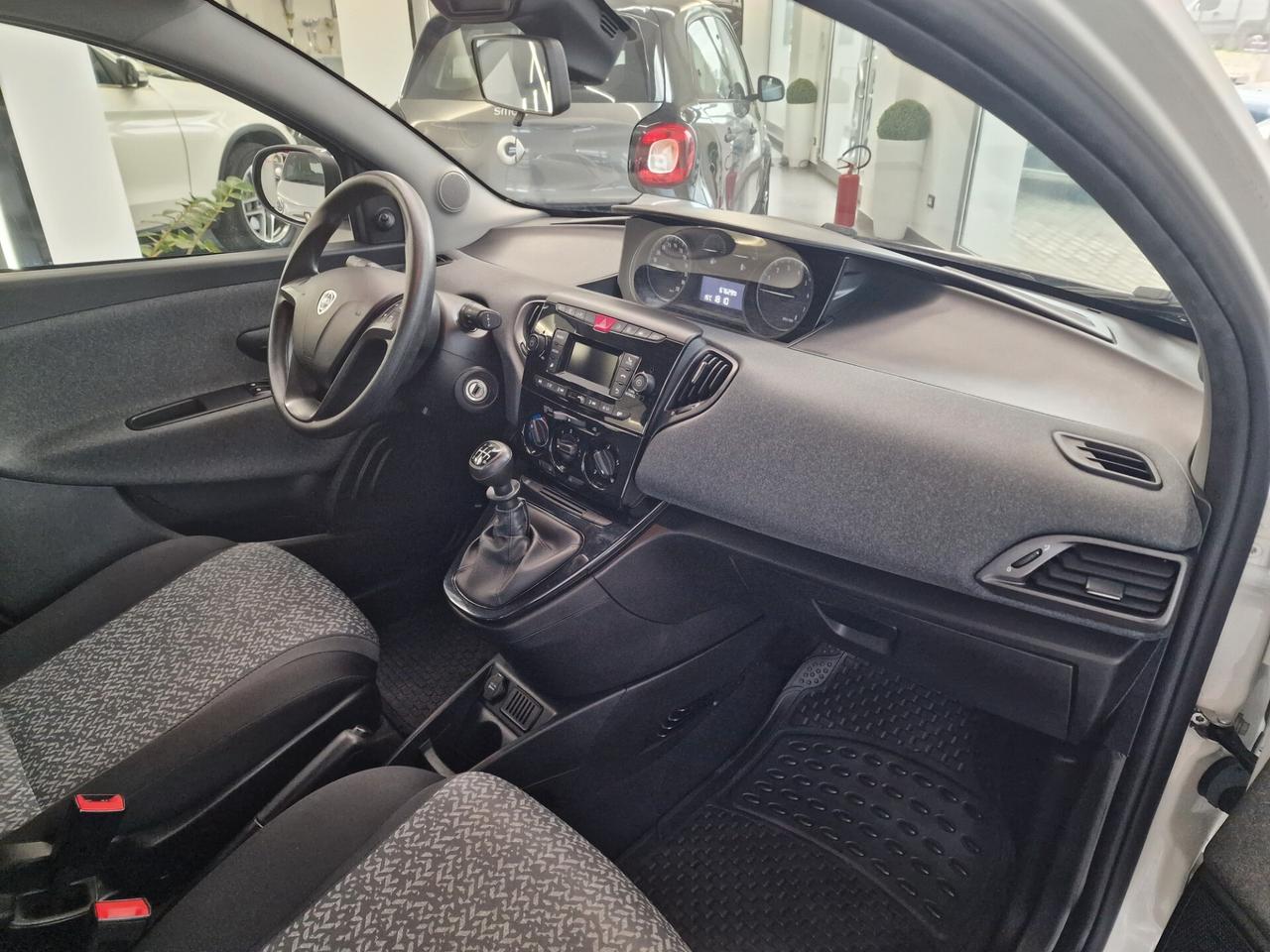 Lancia Ypsilon 1.0 FireFly 5 porte S&S Hybrid Ecochic A. Ferretti