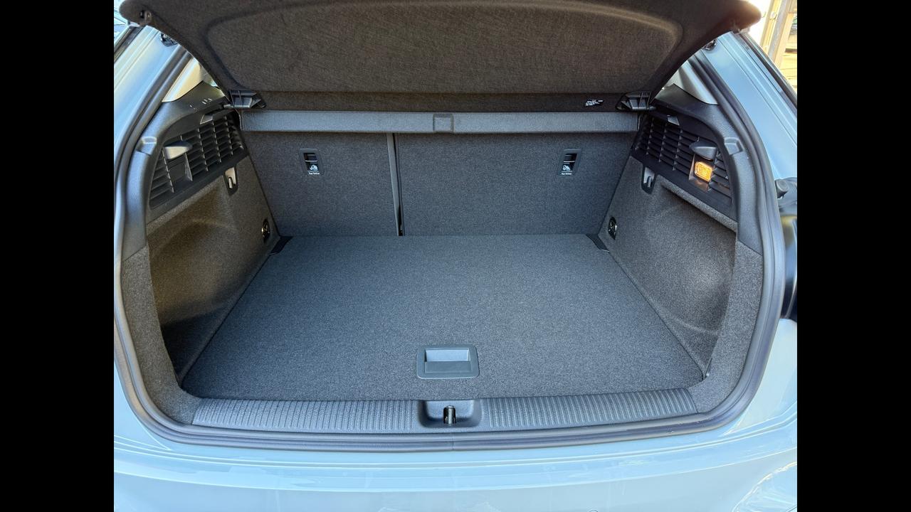 Audi Audi Q2 Business Advanced 30 TFSI 85(116) kW(CV) 6-marce