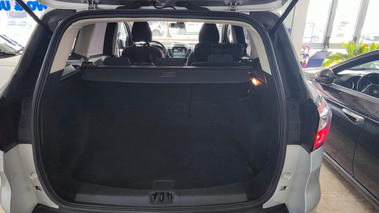 Ford Kuga 1.5 TDCI 120CV 2WD Powershift Business