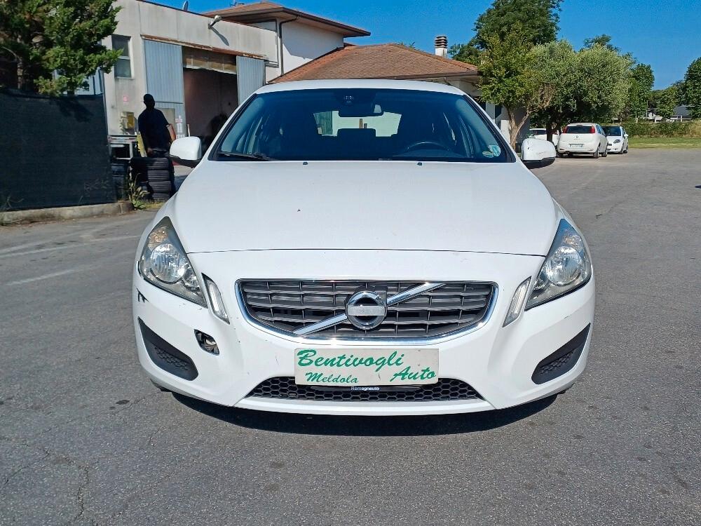 Volvo V60 1.6 D2 Summum con Problemi al motore