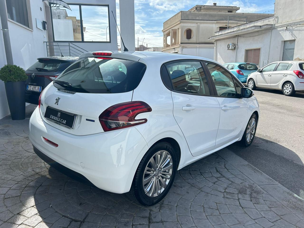 Peugeot 208 1.6 HDI 75Cv 5P ALLURE-2016