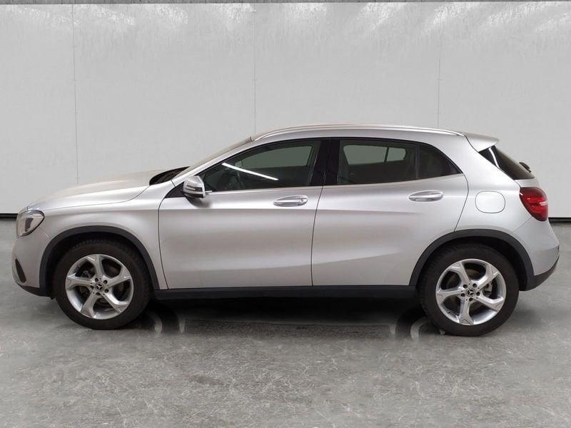 Mercedes-Benz GLA 200 d Premium 4matic auto