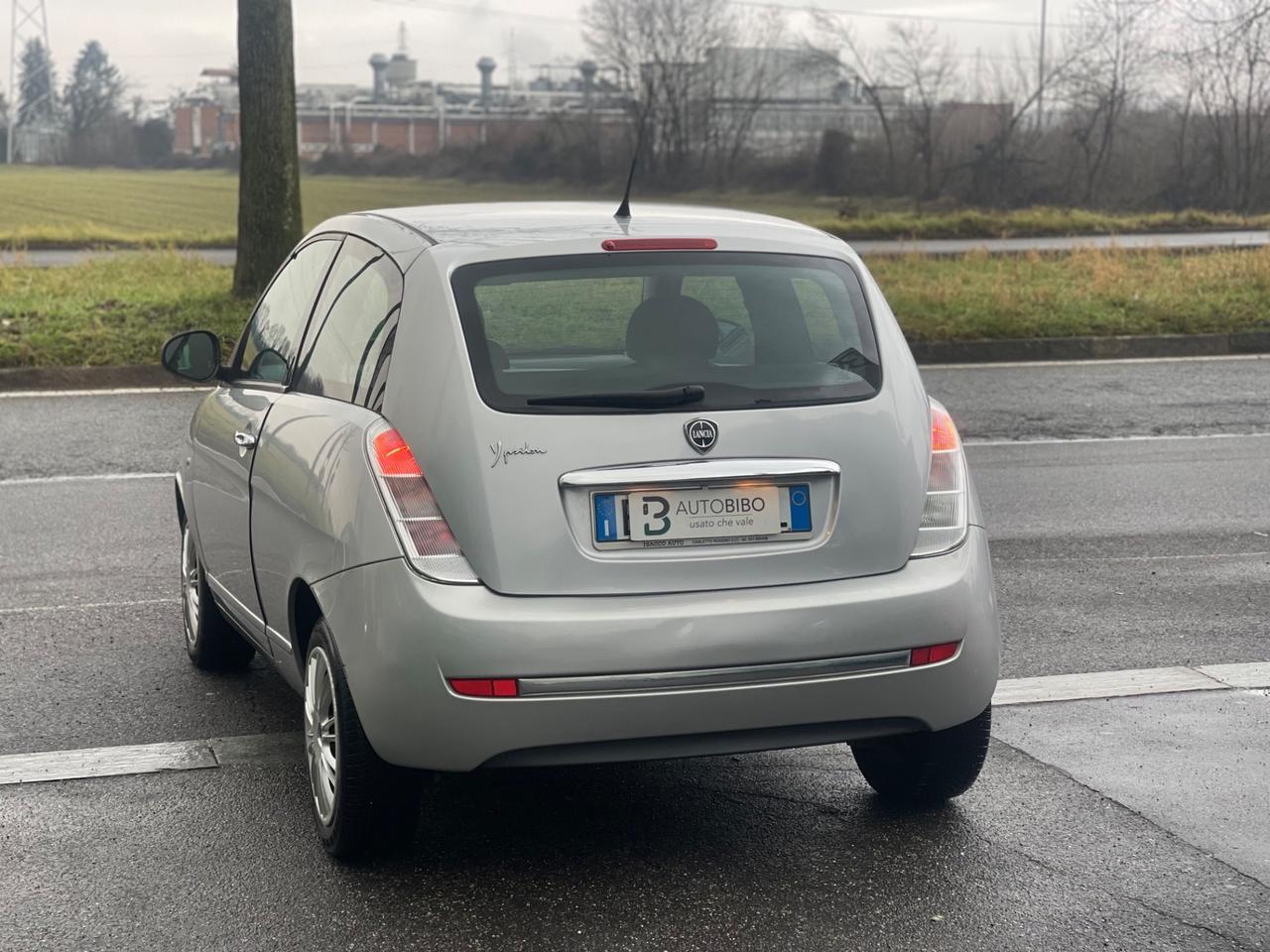 Lancia Ypsilon 1.2 69 CV Unyca