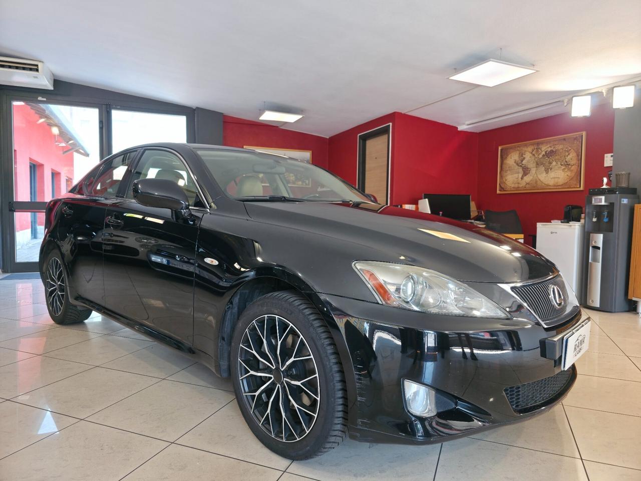 Lexus IS 220d