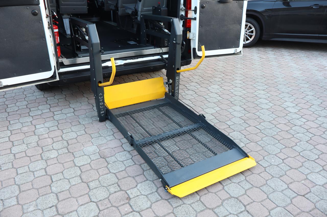 Peugeot Boxer 2.2 Bluehdi 140 Cv - Trasporto Disabili - Sollevatore Elettrico doppio braccio