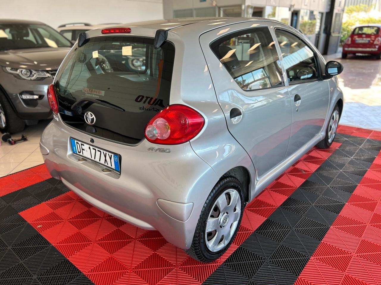 Toyota Aygo 1.0 12V VVT-i 5 porte Sol