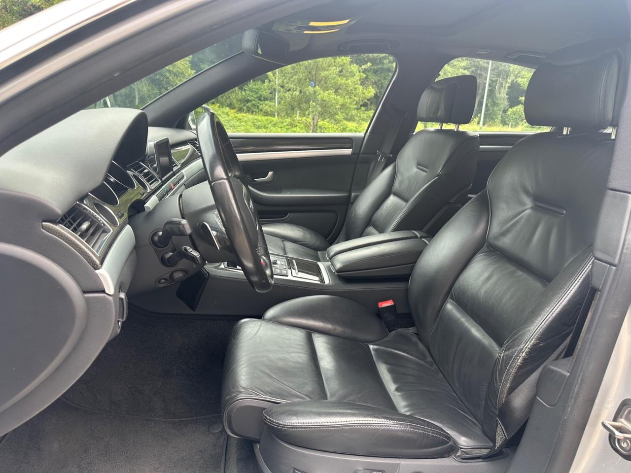 Audi A8 S8 5.2 V10 quattro tiptronic