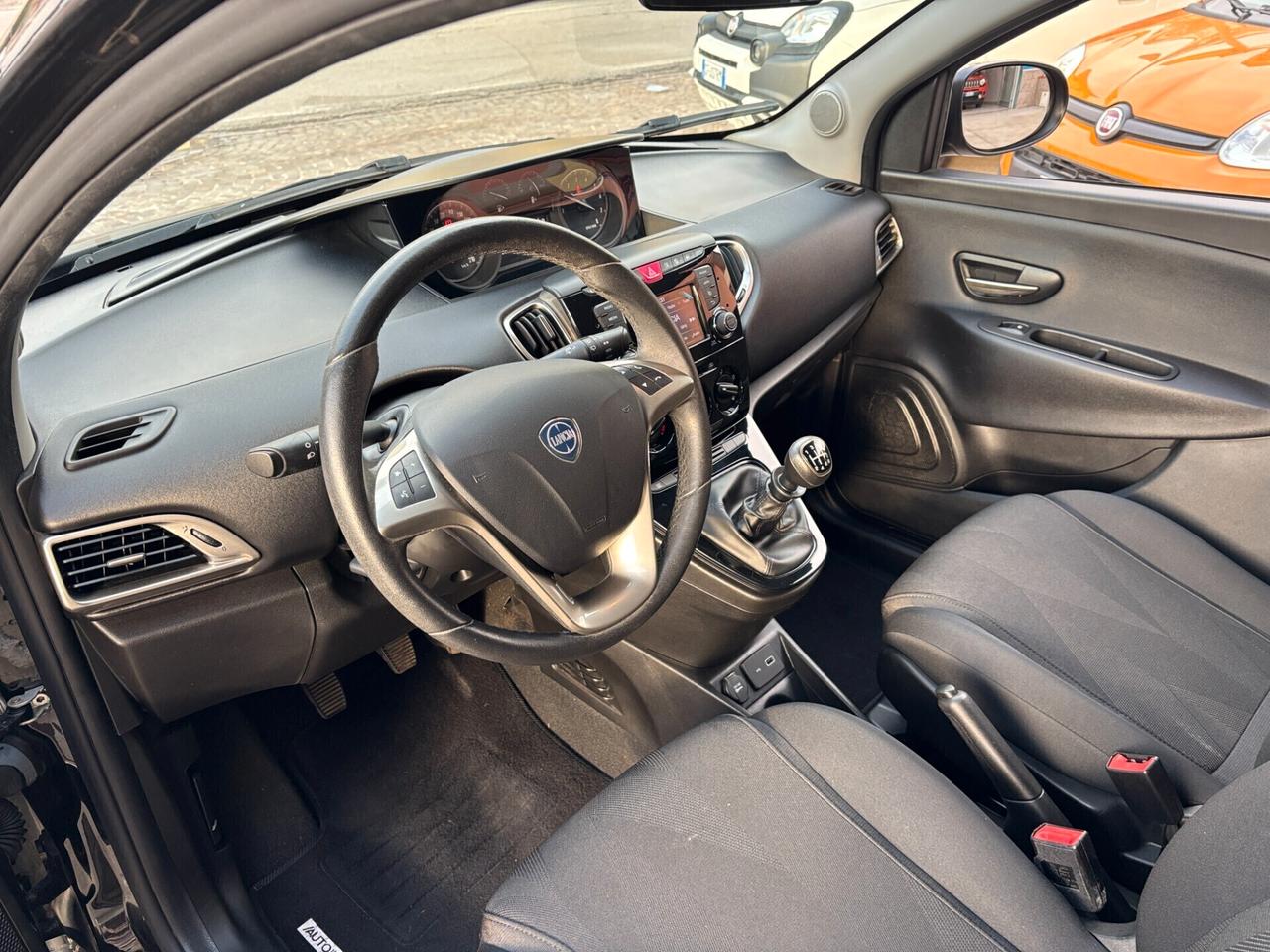 Lancia Ypsilon 1.0 5 porte Hybrid Gold-2021