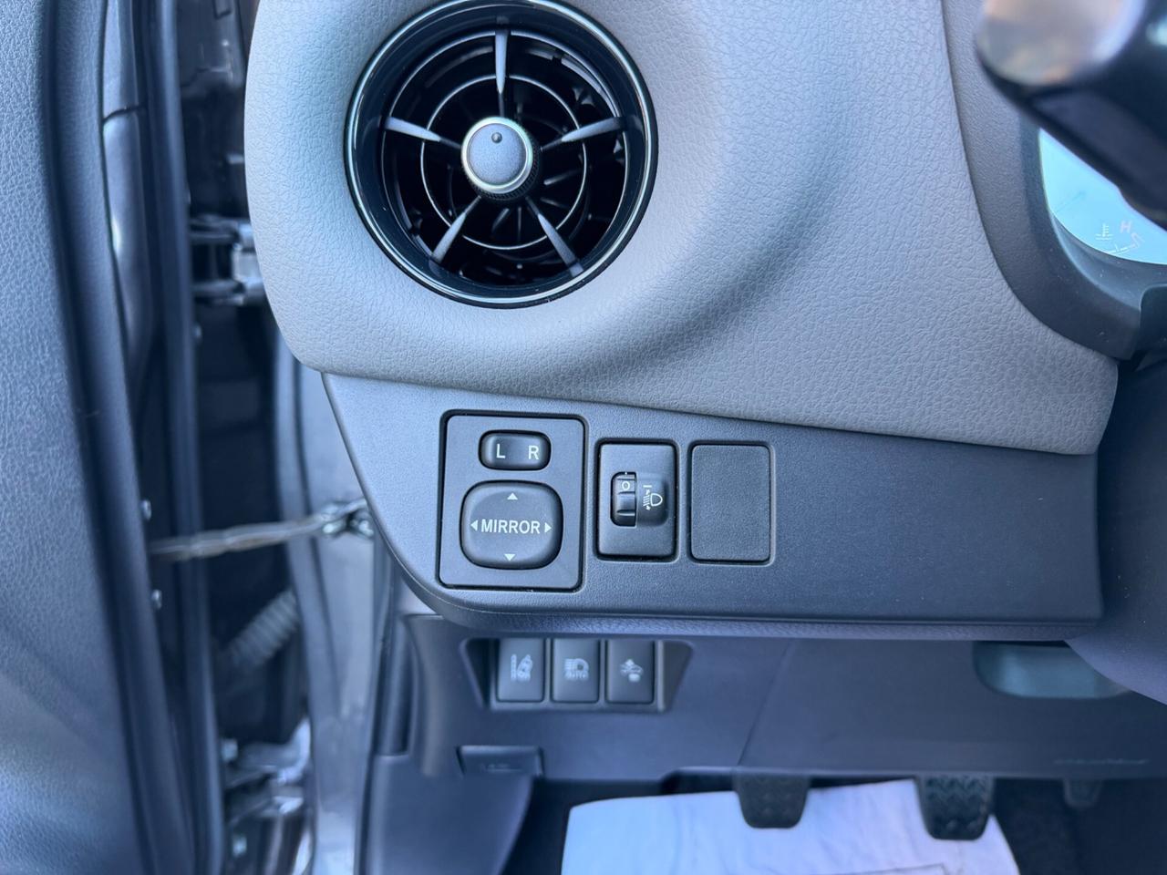 Toyota Yaris 1.0 Benzina Neopatentati