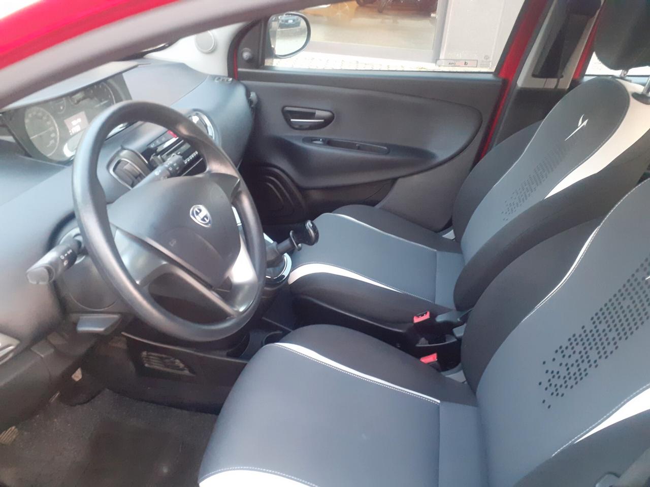 Lancia Ypsilon 1.2 69 CV