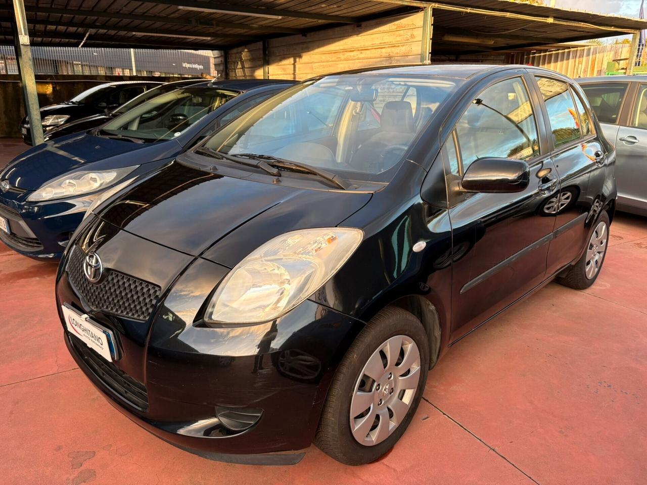 Toyota Yaris 1.0 5 porte