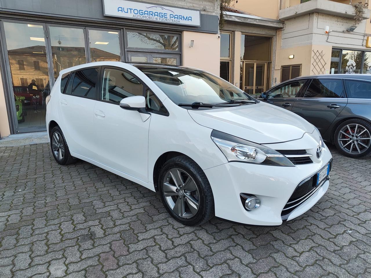 Toyota Verso 1.6 D-4D 7 posti *TETTO PANORAMA*