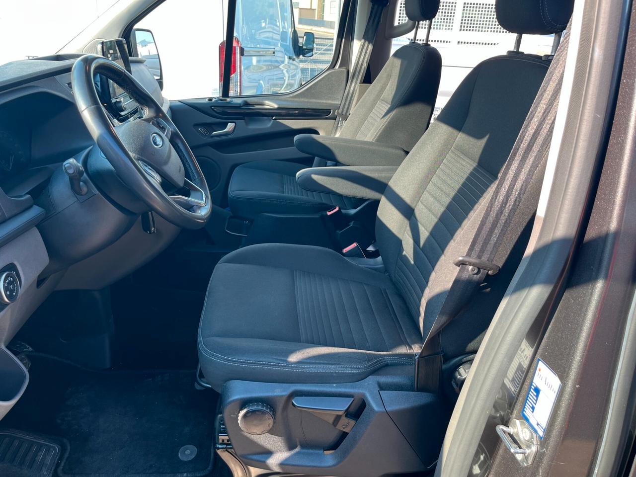 Ford Transit Custom 320 2.0 EcoBlue 170 aut. PL-DC Furg. Titanium