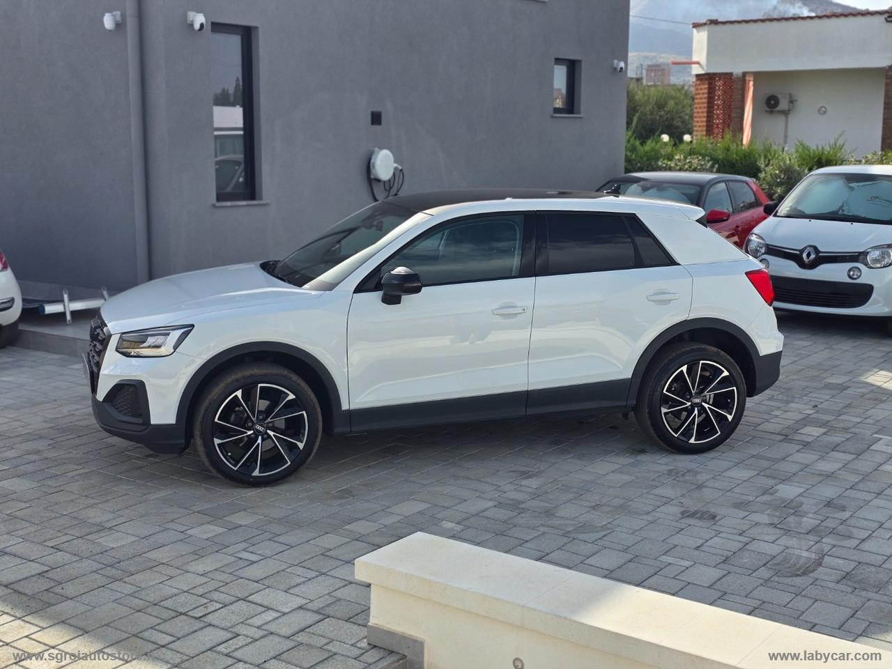 AUDI Q2 30 TDI Business Advanced