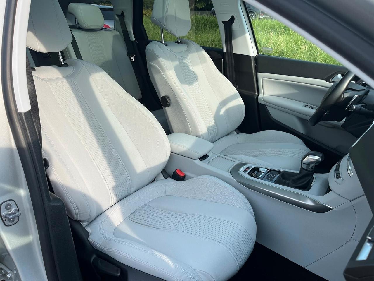 Peugeot 308 PureTech Turbo 130 S&S SW Allure