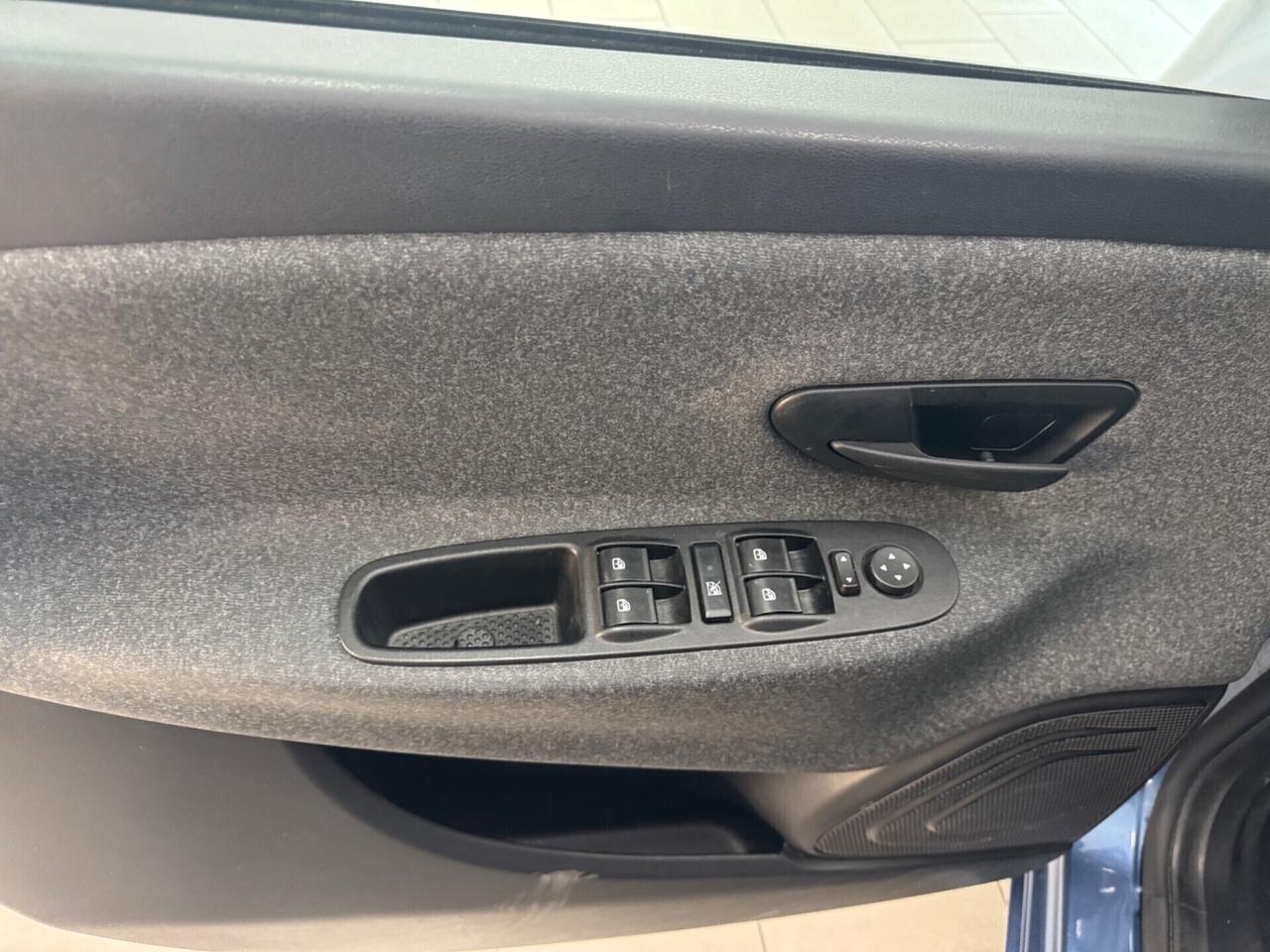 Lancia Ypsilon 1.0 FireFly 5 porte S&S Hybrid Silver Plus